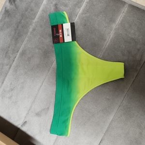 No Boundaries thong  M 7-9 NWT